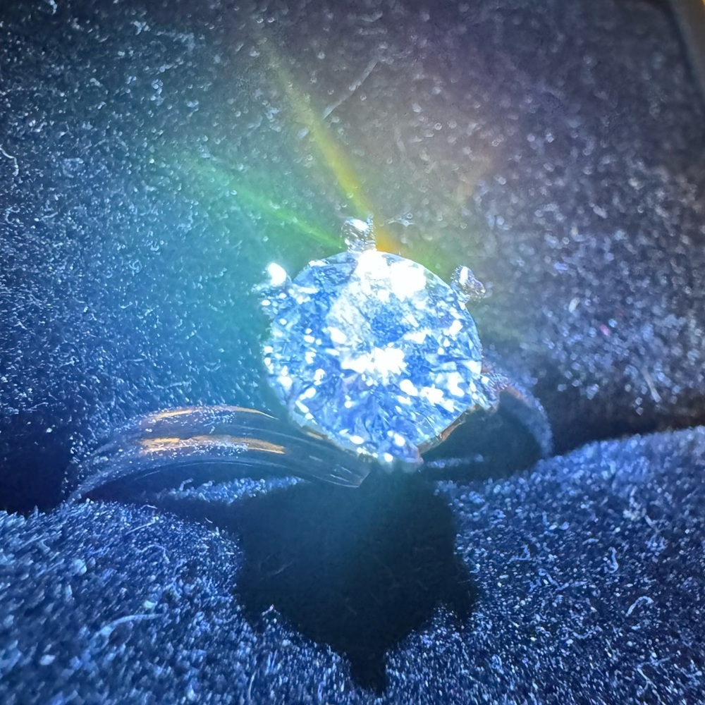 1Carat VVS1 Moissanite, 925 Silver. Ladies Engagement Ring, Size: Ajustable